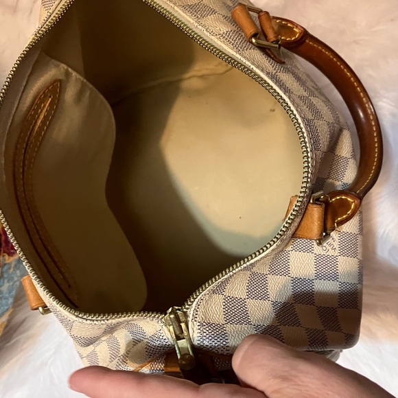 Beautiful Authentic Louis Vuitton Speedy 30 Damier GUC USA 2011 - Picture 11 of 17